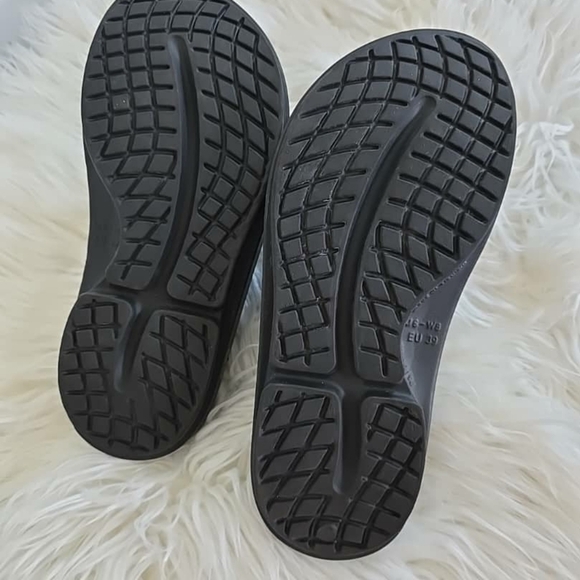 OOFOS OOahh Luxe Slide Sandals Latte US M6 W8 Like new 🌴 - Picture 7 of 8